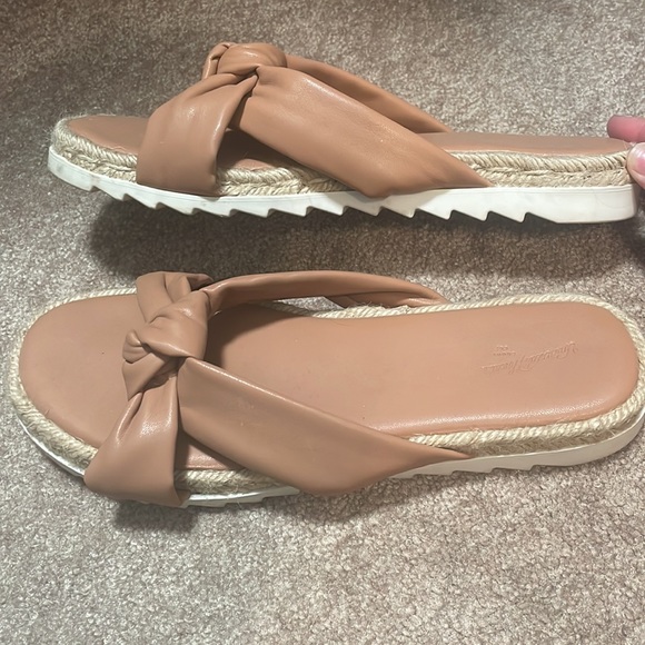 University Treads Nude Sandals - Picture 4 of 6